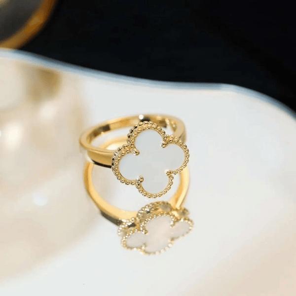 Clover Ring